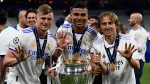 同一天绝代双骄各进一球！以下是媒体对C罗和梅西的...